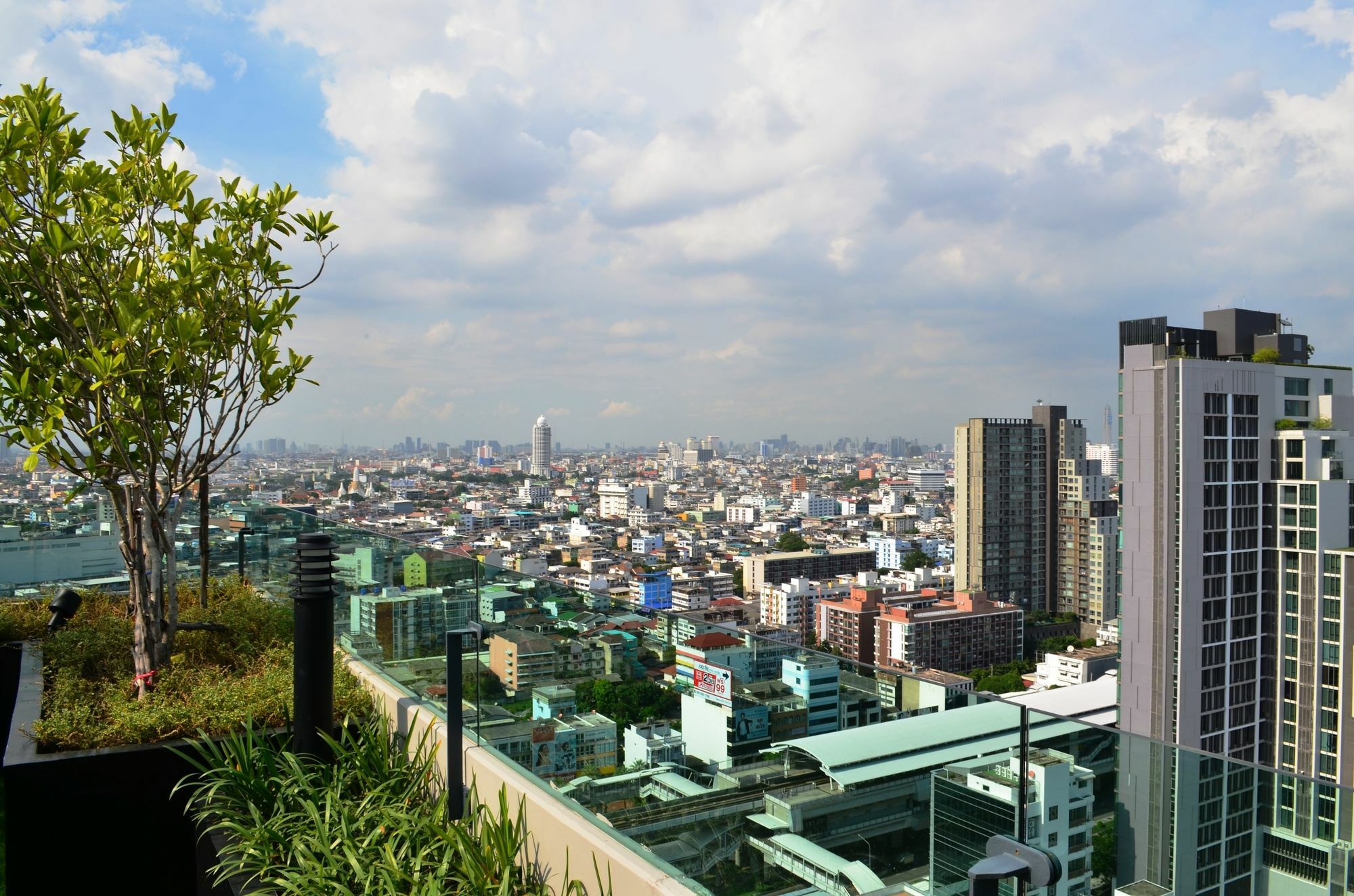 Wooden Suites กรุงเทพมหานคร ภายนอก รูปภาพ